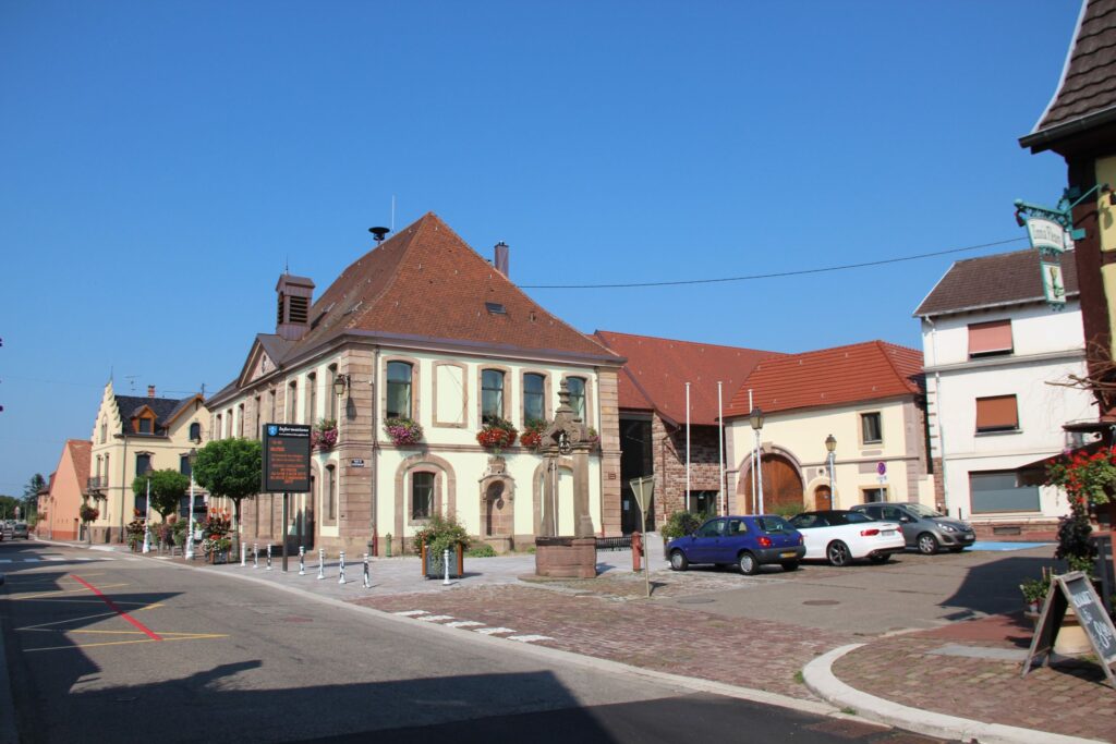 Architecte Alsace Guebwiller Wagner perspectives agence architecture construction renovation extension rehabilitation agencement urbanisme BBC RE2020 biosourcé toiture végétalisé mairie sainte croix en plaine espace cultutel