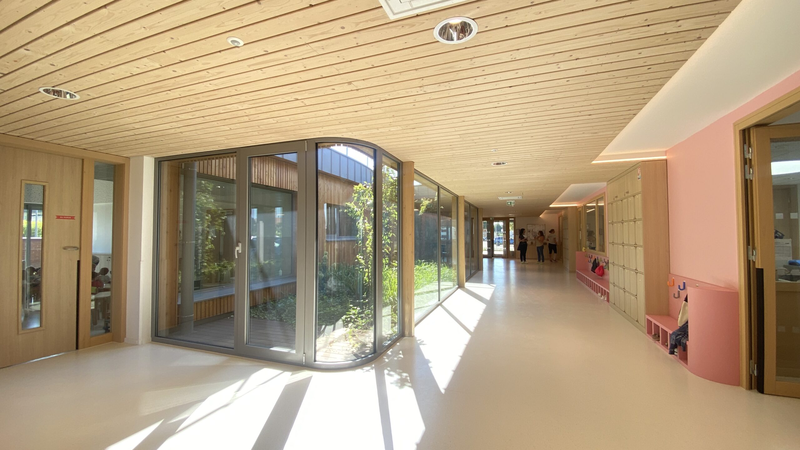 3-Multiaccueil Blotzheim patio v2 - © cwa+architectes